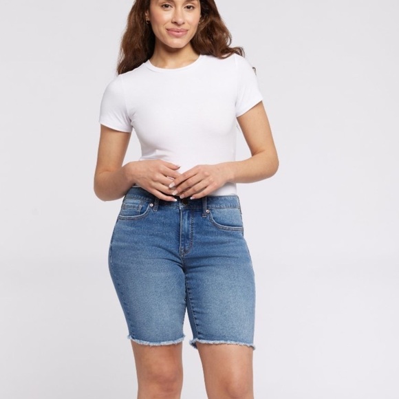 HERS DENIM Vintage Denim Cutoff Denim Bermuda’s High Waisted Size 18 Spandex 2% - Picture 1 of 9
